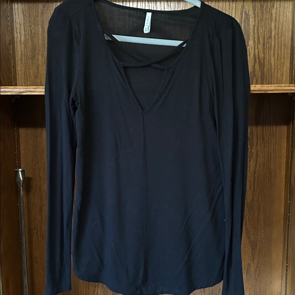 Women’s Z Supply Black cross costs neckline top